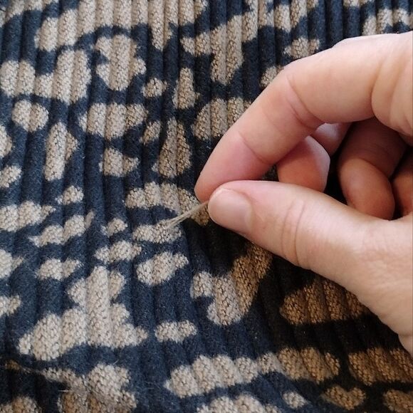 Anna & Ava Women's Leopard Print Brown Wrap Around Plush Scarf OS - Picture 4 of 9